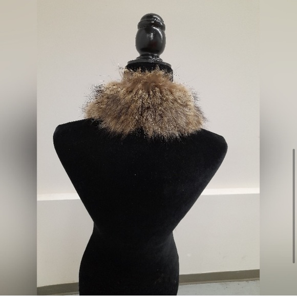 Real Fur - Picture 4 of 13